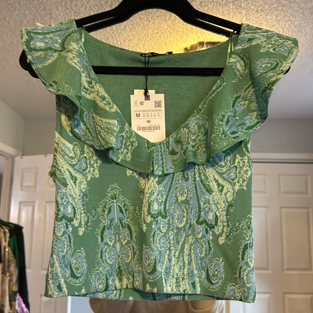 Zara top size Medium